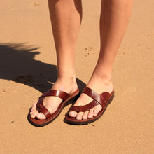 Load image into Gallery viewer, &#39;Thirroul&#39; Leather Sandals